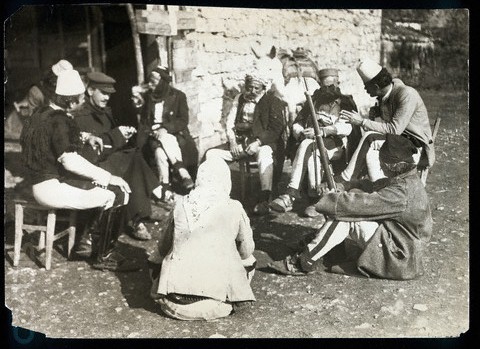 Fotografi Historike shqiptare! Attachment