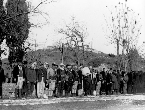 Fotografi Historike shqiptare! Attachment