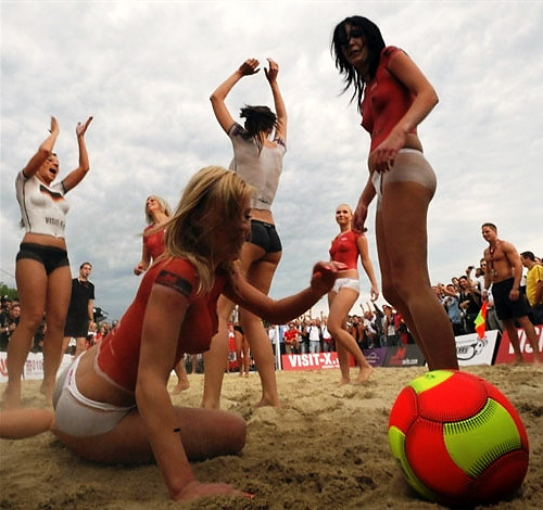 Emri:  sexy-soccer_austrian-girls_07.jpg

Shikime: 2308

Madhsia:  80.7 KB