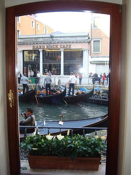 Emri:  Venecia 2011 040.jpg

Shikime: 194

Madhsia:  55.4 KB