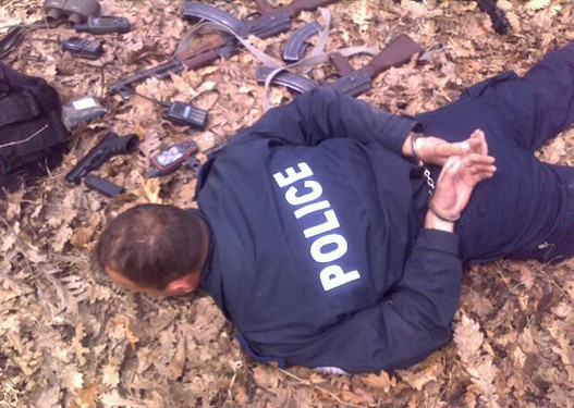 Emri:  Uhapseni kosovski policajci 2.jpg

Shikime: 412

Madhsia:  70.8 KB
