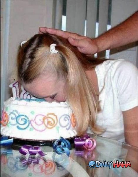 Emri:  happy_birthday_face_cake.jpg

Shikime: 149

Madhsia:  42.6 KB