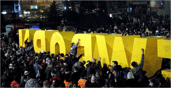Emri:  18kosovo-spanA1-600.jpg

Shikime: 1662

Madhsia:  66.8 KB