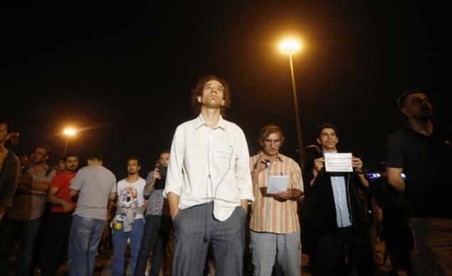 Emri:  turkey-protests-standingman.jpg

Shikime: 356

Madhsia:  23.4 KB