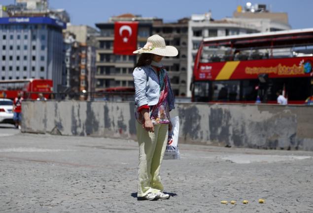 Emri:  turkey-protests-standingman.jpg

Shikime: 346

Madhsia:  42.0 KB