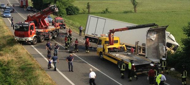 Emri:  incidente.jpg

Shikime: 2282

Madhsia:  44.4 KB