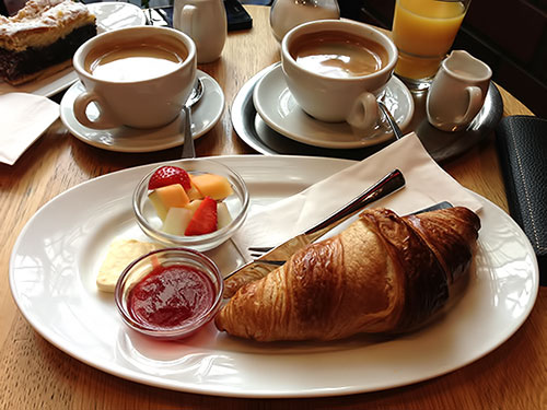 Emri:  kaffee_zuzweit.jpg

Shikime: 4339

Madhsia:  57.2 KB
