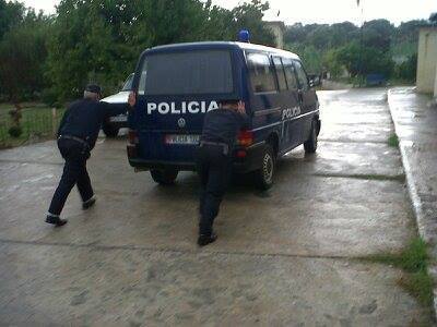 Emri:  policia shqiptare.jpg

Shikime: 4672

Madhsia:  20.5 KB