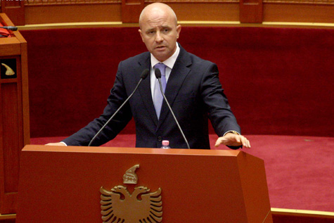 Emri:  Deputeti-i-PD-Gent-Strazimiri-duke-folur-gjate-nje-seance-parlamentare-ku-eshte-debatuar-mes-max.jpg

Shikime: 893

Madhsia:  56.2 KB