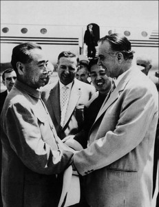 Emri:  Enver-Hoxha-dhe-Cu-En-Lai-ne-Rinas-1966-231x300.jpg

Shikime: 3961

Madhsia:  23.5 KB
