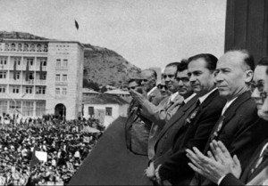 Emri:  Hysni-kapo-ne-festen-e-kongresit-te-permetit-24-maj-1973-300x209.jpg

Shikime: 4231

Madhsia:  22.6 KB