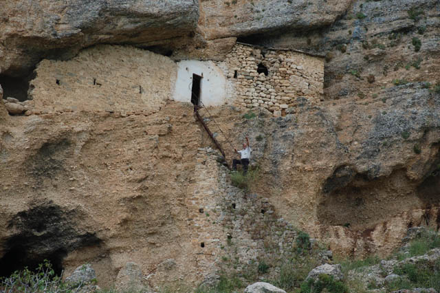 Emri:  Kisha-dhe-shpella-eremite-ne-Manastirin-e-Spilese-1.jpg

Shikime: 2009

Madhsia:  98.7 KB