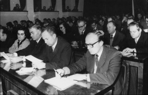 Emri:  KuvendiKomunist.jpg

Shikime: 5336

Madhsia:  18.6 KB
