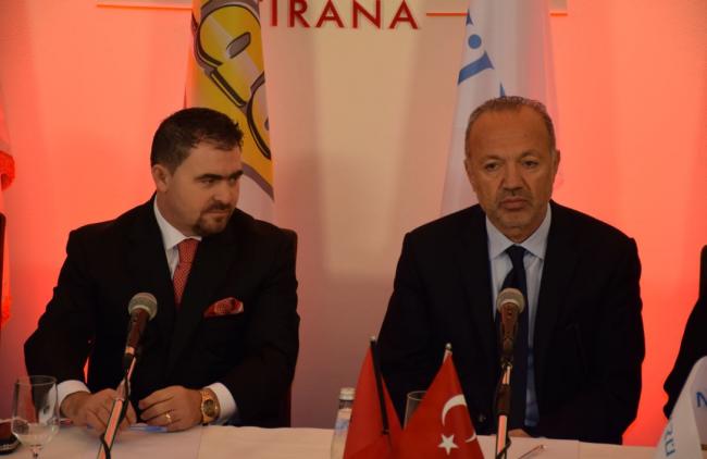 Emri:  shefi2.jpg

Shikime: 1355

Madhsia:  25.3 KB
