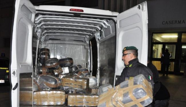 Emri:  droga-itali.jpg

Shikime: 1201

Madhsia:  38.2 KB