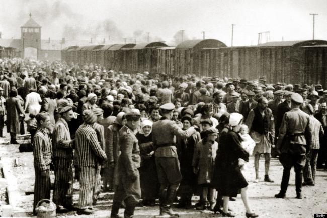 Emri:  kampi-perqendrimi-auschwitz-birkenau-1944.jpg

Shikime: 2081

Madhsia:  58.2 KB