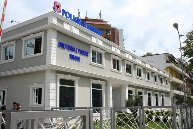 Emri:  policia-tirane.jpg

Shikime: 1295

Madhsia:  95.9 KB