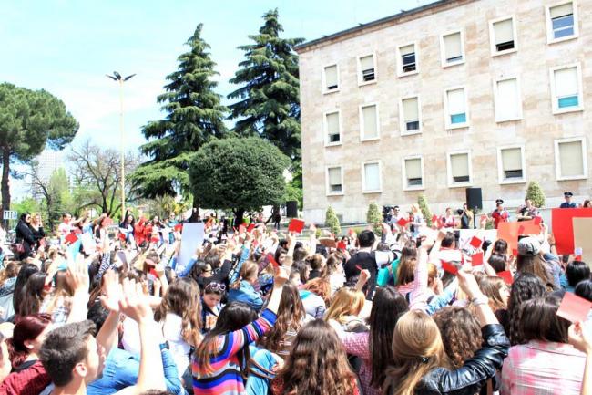 Emri:  studentet-proteste_1.jpg

Shikime: 206

Madhsia:  71.1 KB