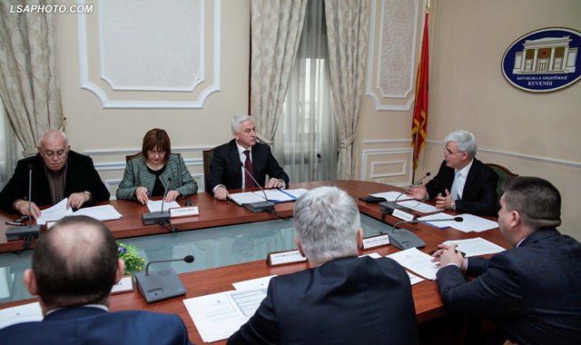 Emri:  Komisioni-i-posacem.jpg

Shikime: 4920

Madhsia:  67.2 KB