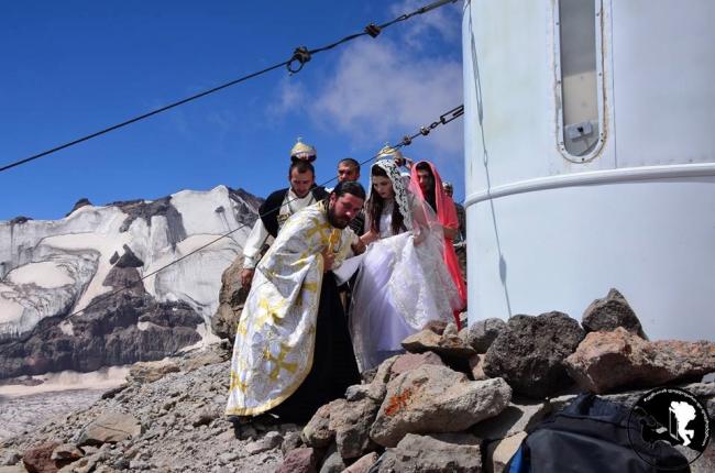 Emri:  matrimonio_Kazbegi2.jpg

Shikime: 1937

Madhsia:  48.8 KB