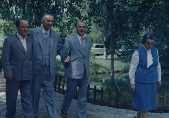 Emri:  enveri-ramizi-nexhmija.jpg

Shikime: 934

Madhsia:  43.0 KB