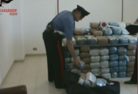 Emri:  itali-droga.jpg

Shikime: 719

Madhsia:  21.2 KB
