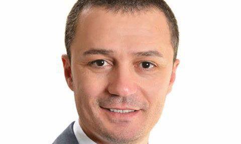 Emri:  Artur-Bushi-CV.gif

Shikime: 402

Madhsia:  50.2 KB