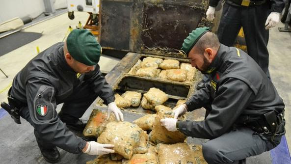 Emri:  droga-itali31.jpg

Shikime: 163

Madhsia:  51.4 KB