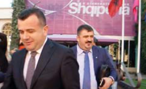 Emri:  ndocaj.jpg

Shikime: 1060

Madhsia:  46.7 KB