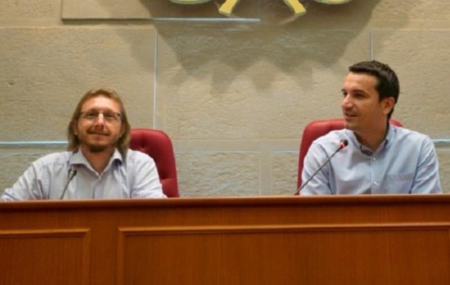 Emri:  erion-veliaj-kananaj.jpg

Shikime: 509

Madhsia:  28.6 KB