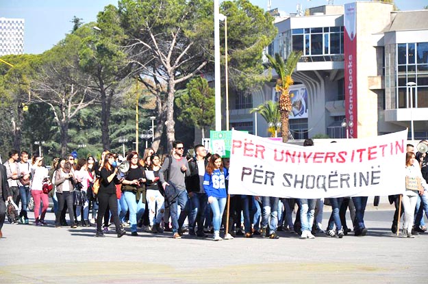 Emri:  studentet-ne-proteste.jpg

Shikime: 166

Madhsia:  80.0 KB