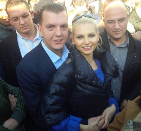 Emri:  djali1.jpg

Shikime: 329

Madhsia:  48.2 KB