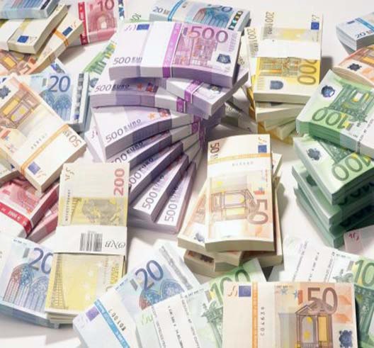Emri:  euro1.jpg

Shikime: 421

Madhsia:  83.9 KB