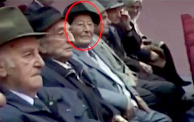 Emri:  shyqyri-coku-dekorata.jpg

Shikime: 549

Madhsia:  29.2 KB
