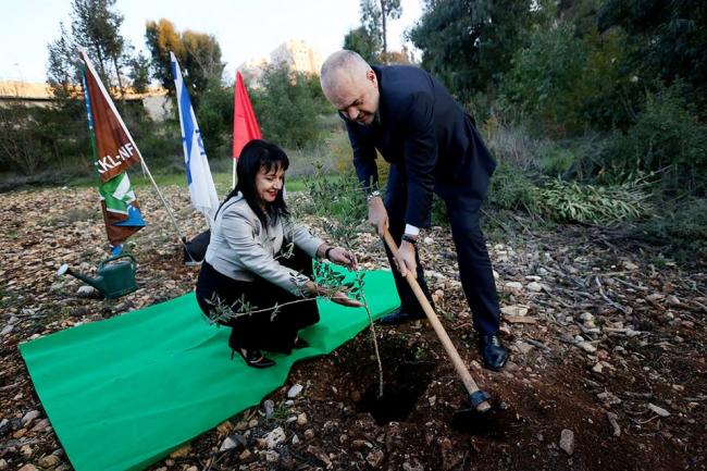 Emri:  Rama-Linda.jpg

Shikime: 429

Madhsia:  69.1 KB
