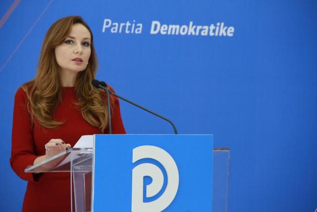Emri:  tabaku.jpg

Shikime: 241

Madhsia:  21.9 KB