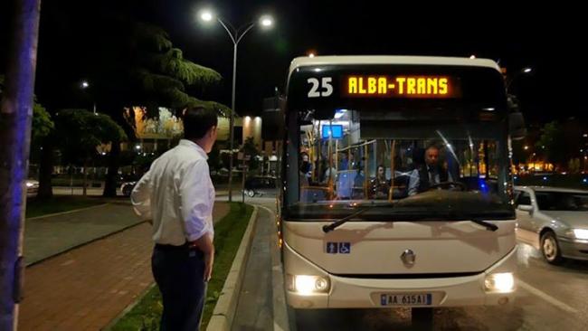 Emri:  Erion-Veliaj-ne-autobus.jpg

Shikime: 318

Madhsia:  32.6 KB