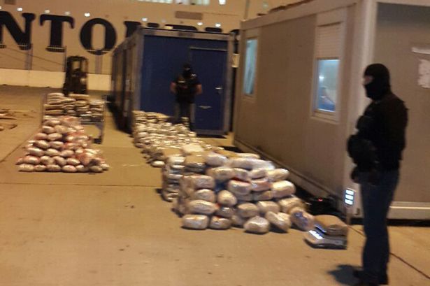 Emri:  Jihadists-flood-Britain-with-cannabis-smuggled-from-Albania.jpg

Shikime: 132

Madhsia:  34.6 KB