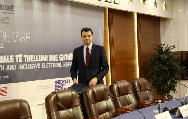 Emri:  lulzim-basha-sot.jpg

Shikime: 228

Madhsia:  37.7 KB