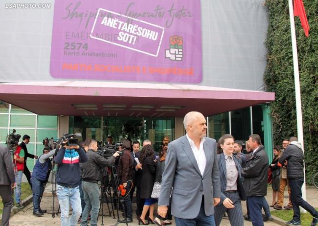 Emri:  edi-rama-768x546.jpg

Shikime: 495

Madhsia:  54.8 KB