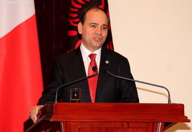 Emri:  Bujar-Nishani-1.jpg

Shikime: 293

Madhsia:  28.7 KB