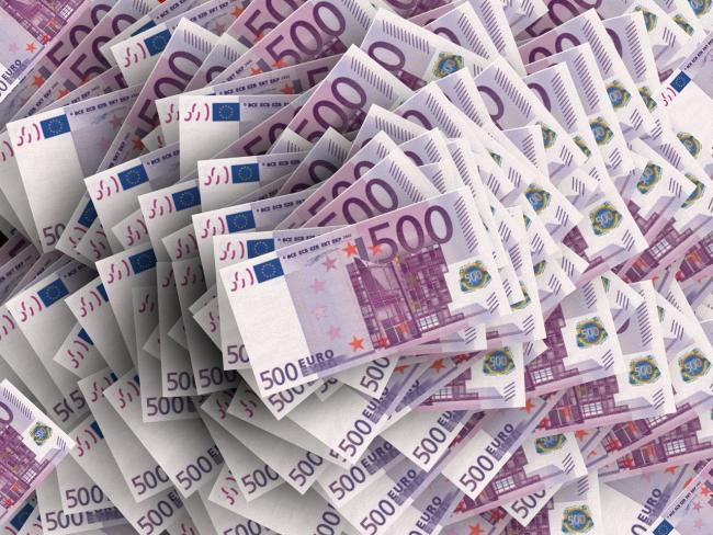 Emri:  Euros.jpg

Shikime: 662

Madhsia:  79.0 KB