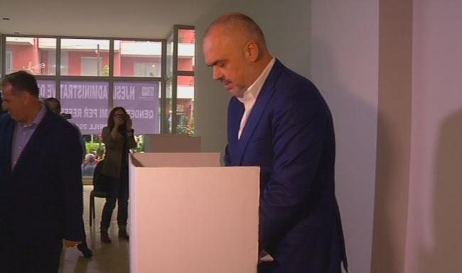 Emri:  Rama-voton.jpg

Shikime: 718

Madhsia:  21.2 KB