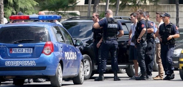 Emri:  Policia.jpg

Shikime: 502

Madhsia:  64.1 KB
