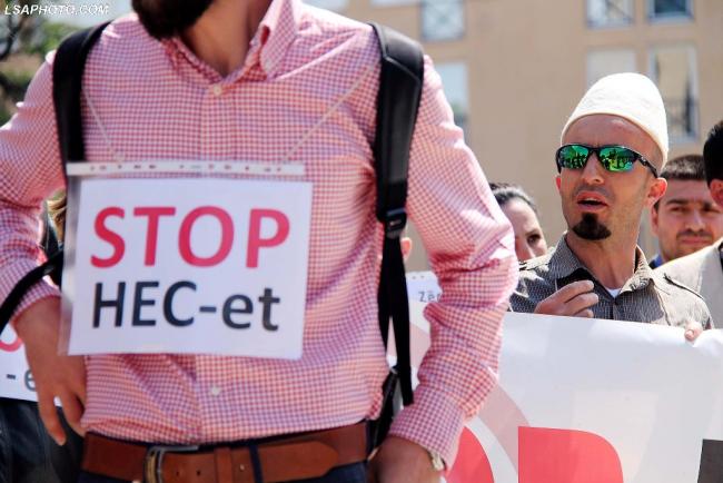 Emri:  protesta-HEC.jpg

Shikime: 292

Madhsia:  45.2 KB