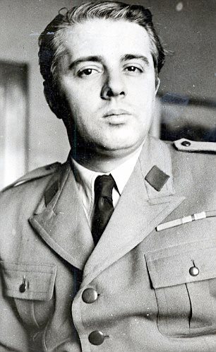 Emri:  Enver-Hoxha.jpg

Shikime: 2506

Madhsia:  40.2 KB