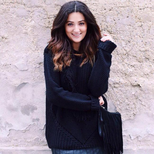 Emri:  Moda.jpg

Shikime: 2614

Madhsia:  72.6 KB