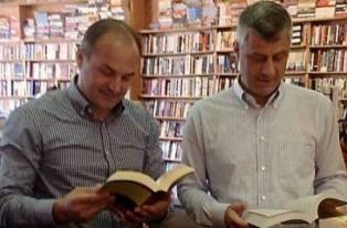 Emri:  Hashim-Thaci-dhe-Enver-Hoxha-ne-librari-ne-woshington.jpg

Shikime: 285

Madhsia:  14.2 KB