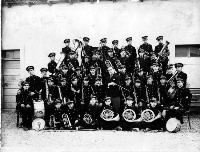 Emri:  Banda muzikore.jpg

Shikime: 3985

Madhsia:  64.7 KB
