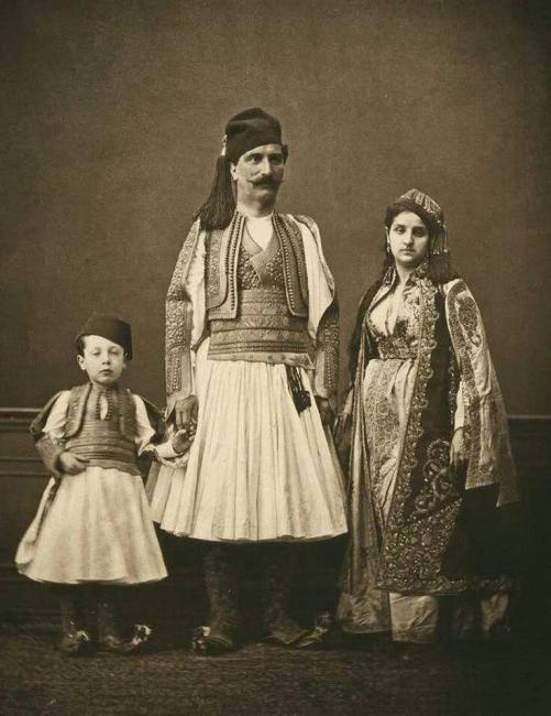 Emri:  Familje Shqiptare.jpg

Shikime: 1641

Madhsia:  46.9 KB